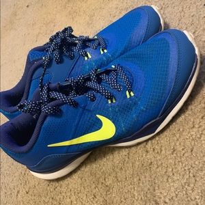 NIKE FLEX TR5 WOMAN SIZE 7.5 WORN ONCE